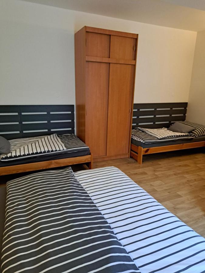 Penzion A Pizzerie Na Zalozne Kobyli Экстерьер фото