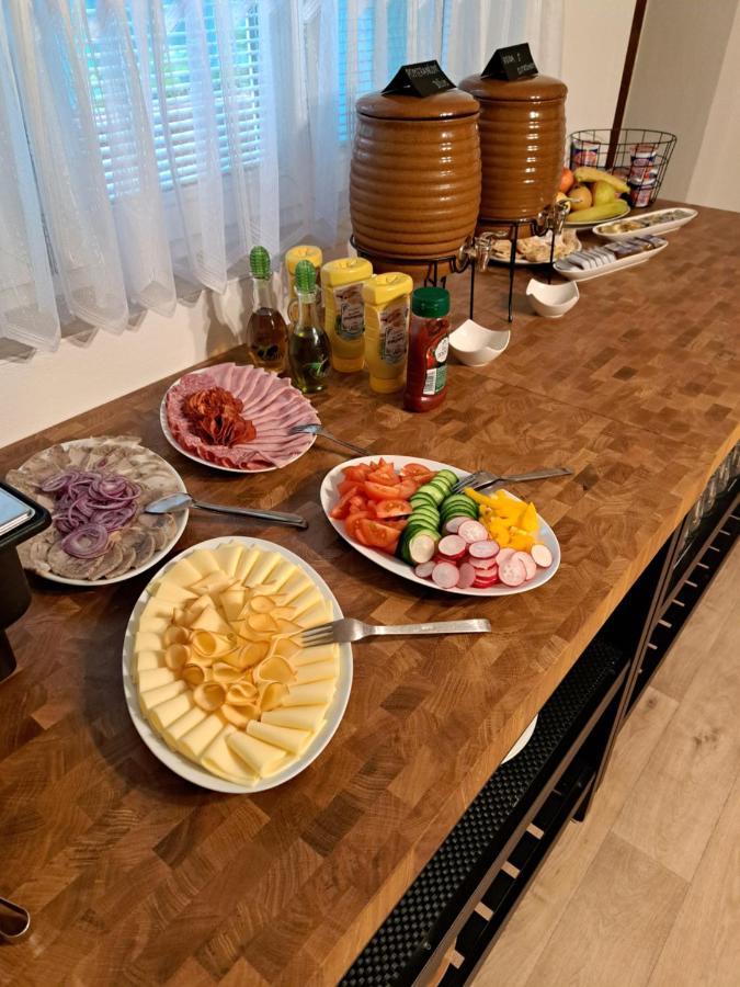 Penzion A Pizzerie Na Zalozne Kobyli Экстерьер фото