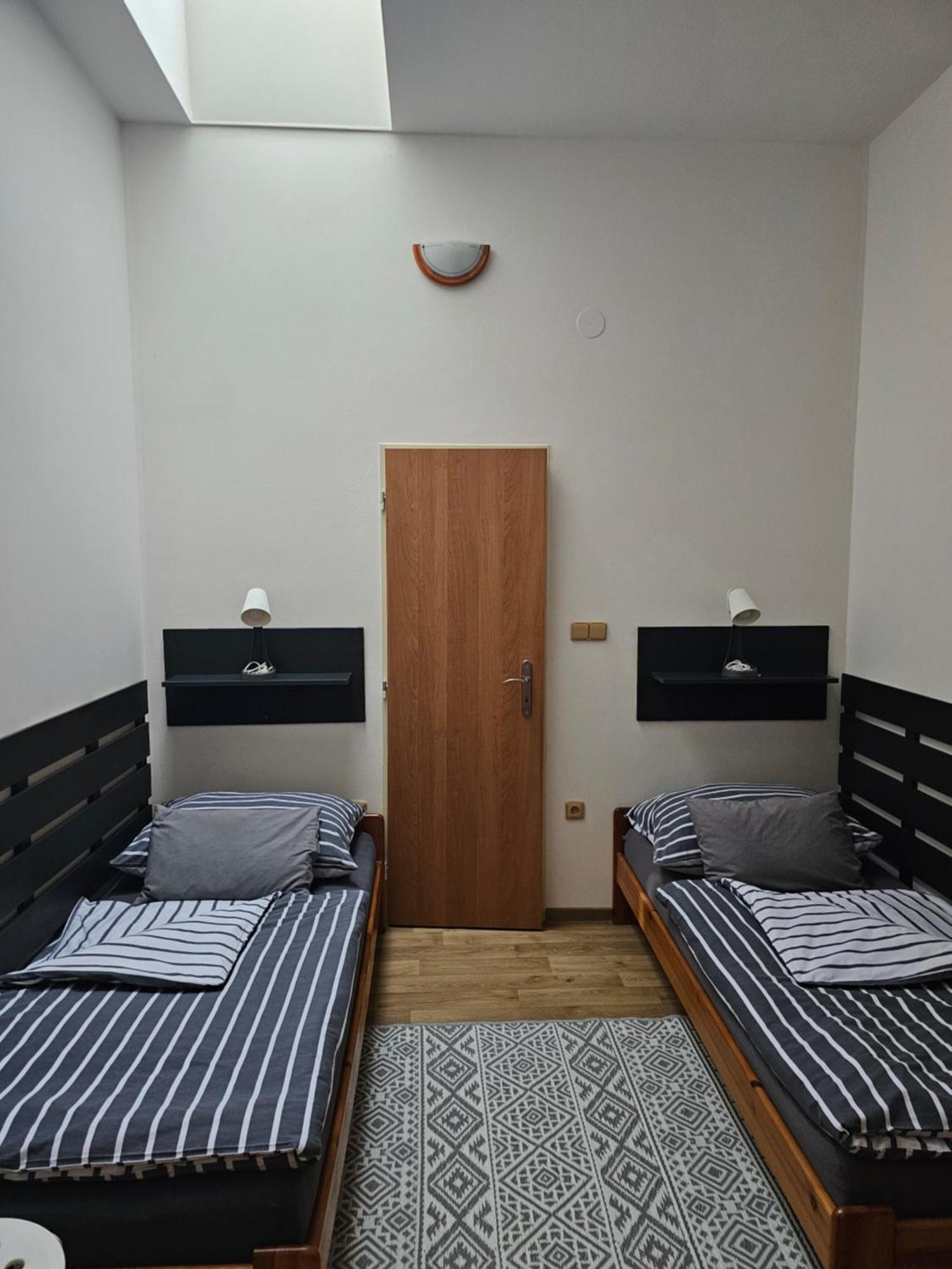 Penzion A Pizzerie Na Zalozne Kobyli Экстерьер фото